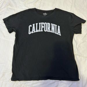 HOLLISTER CALIFORNIA T-SHIRT ✨